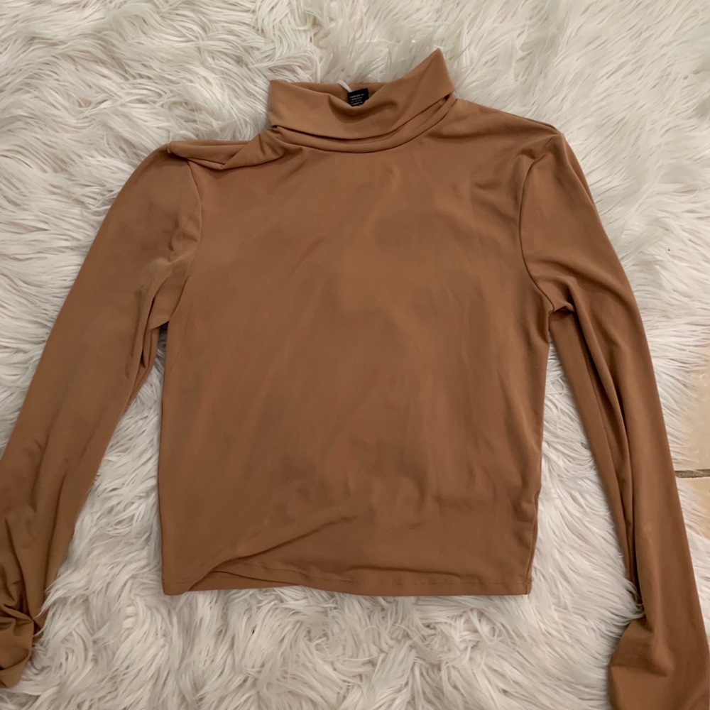 Tan long sleeve crop top